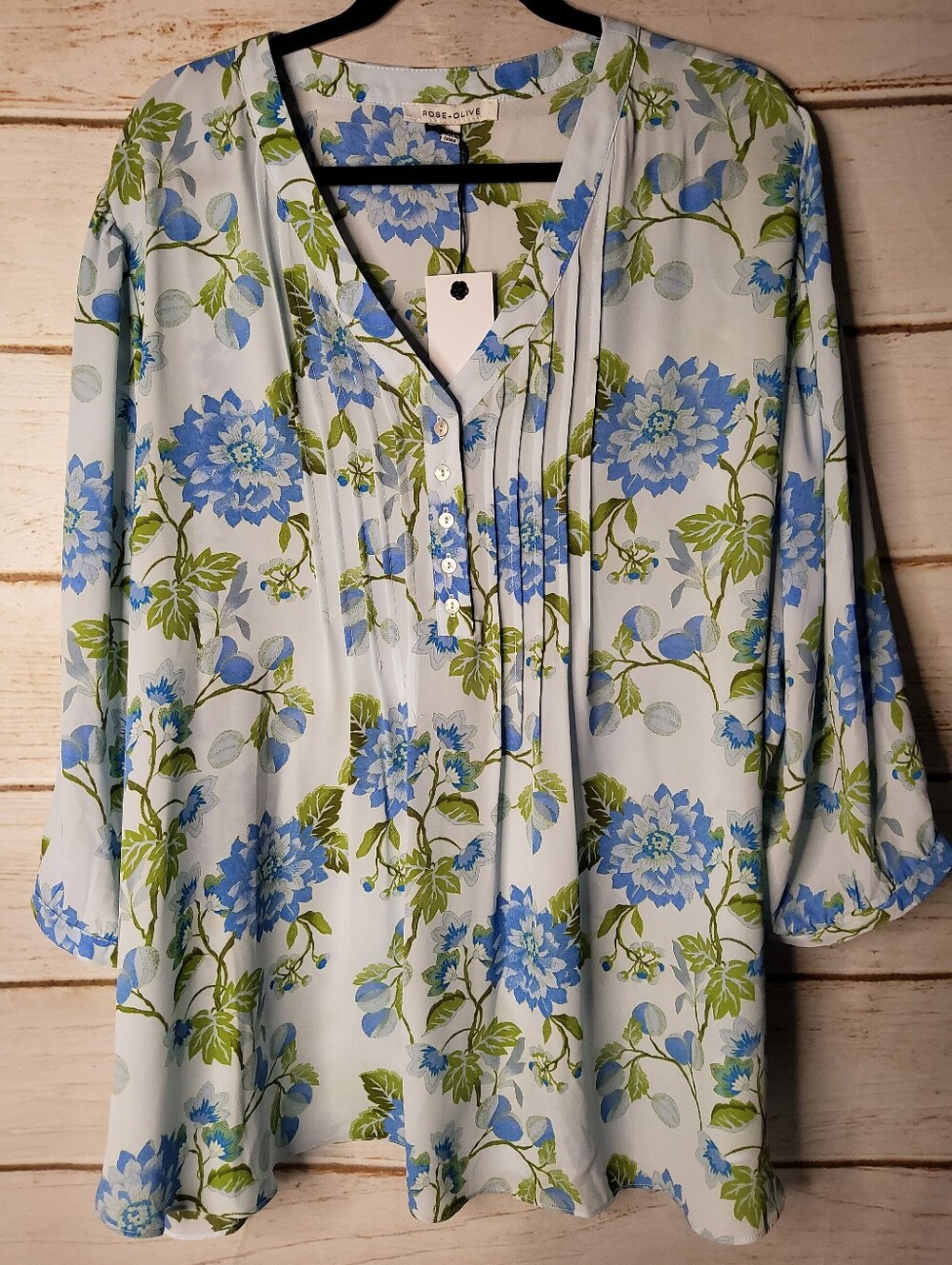 Rose & Olive Blue and Green Floral V Neck Tunic Blouse. NWT